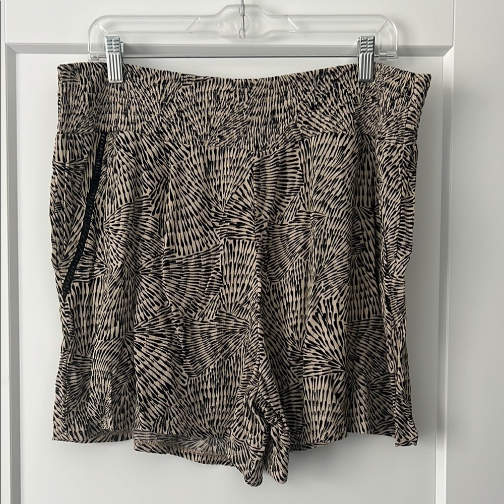 High Waist Black and Tan Shorts with Print